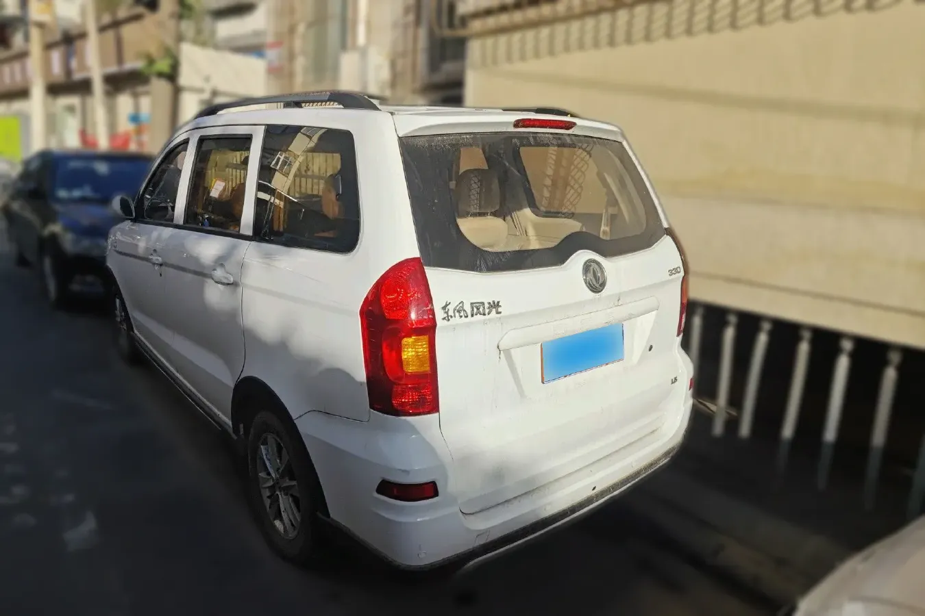 2016 DongFeng Fengon Fengon 330 1.5L 109HP L4 5MT,autocango,china used car exporter,china ev exporter,chinese used car exporter,chinese used ev exporter