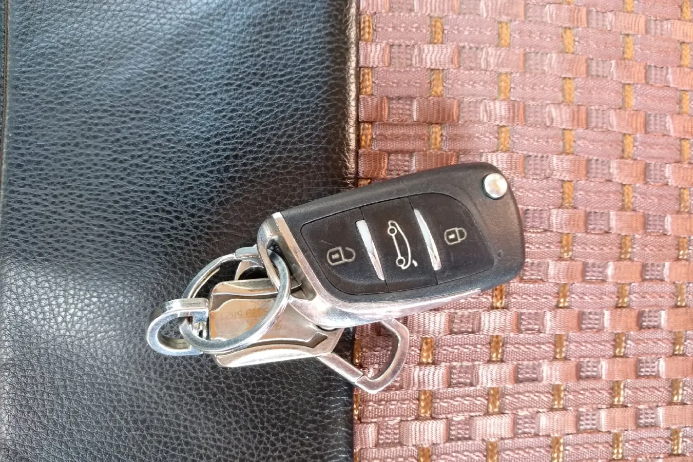 2011 Suzuki Liana 1.4L 99HP L4 5MT,autocango,china used car exporter,china ev exporter,chinese used car exporter,chinese used ev exporter