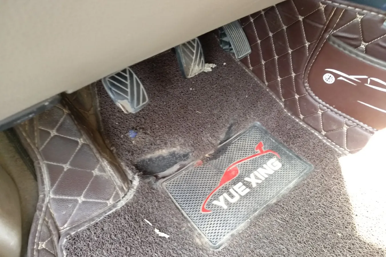 2011 Suzuki Liana 1.4L 99HP L4 5MT,autocango,china used car exporter,china ev exporter,chinese used car exporter,chinese used ev exporter