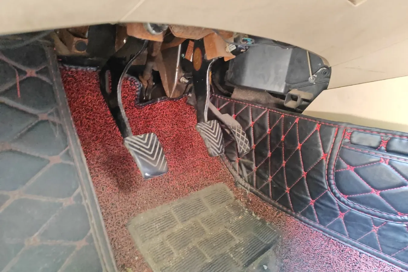 2013 Brilliance Auto H330 1.5L 105HP L4 5MT,autocango,china used car exporter,china ev exporter,chinese used car exporter,chinese used ev exporter