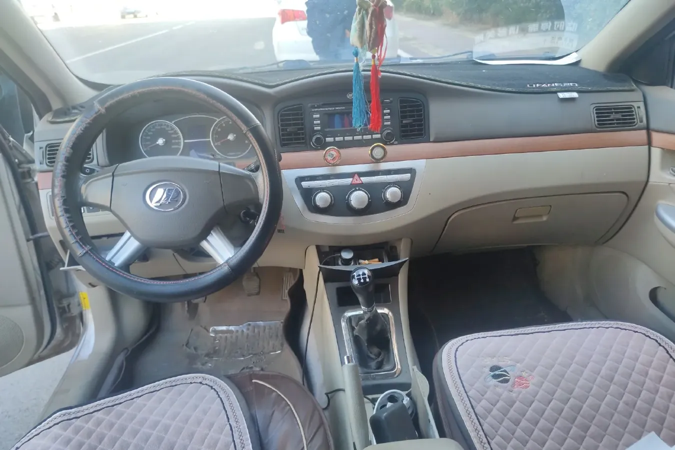 2012 LiFan 620 1.5L 94HP L4 5MT,autocango,china used car exporter,china ev exporter,chinese used car exporter,chinese used ev exporter