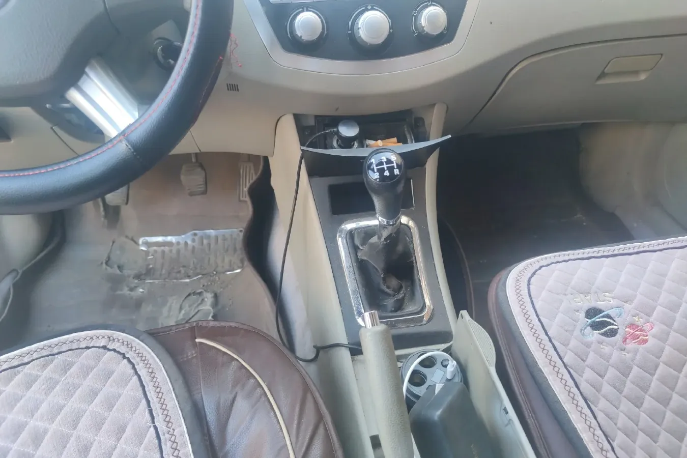 2012 LiFan 620 1.5L 94HP L4 5MT,autocango,china used car exporter,china ev exporter,chinese used car exporter,chinese used ev exporter