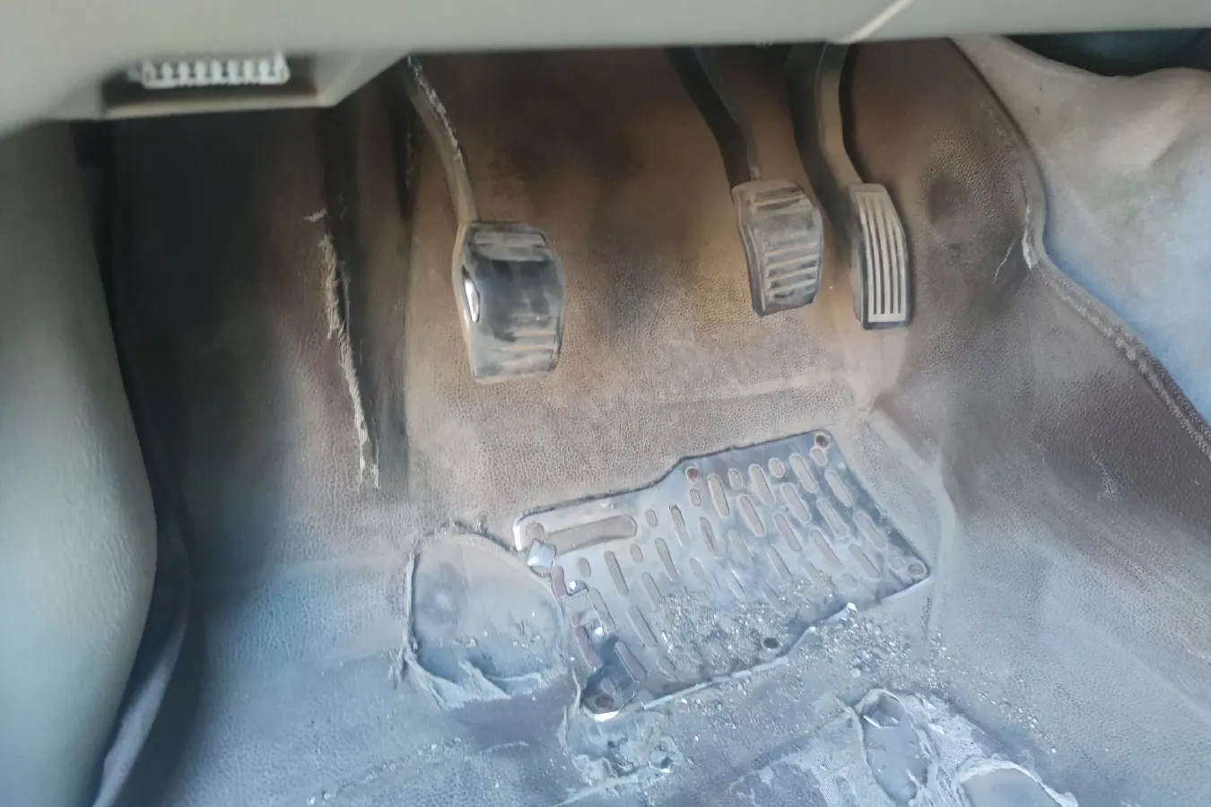 2012 LiFan 620 1.5L 94HP L4 5MT,autocango,china used car exporter,china ev exporter,chinese used car exporter,chinese used ev exporter