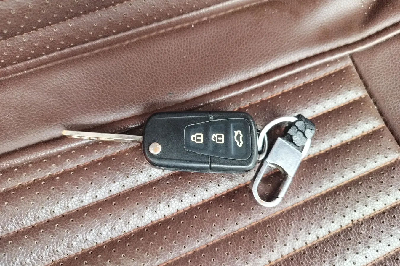 2012 LiFan X60 1.8L 133HP L4 5MT,autocango,china used car exporter,china ev exporter,chinese used car exporter,chinese used ev exporter