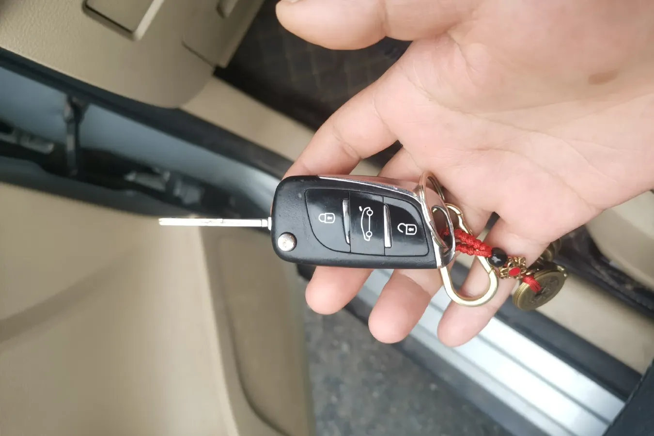 2012 Brilliance Auto V5 1.6L 118HP L4 5MT,autocango,china used car exporter,china ev exporter,chinese used car exporter,chinese used ev exporter