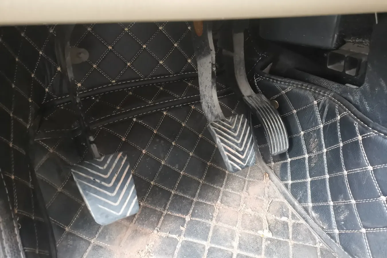 2012 Brilliance Auto V5 1.6L 118HP L4 5MT,autocango,china used car exporter,china ev exporter,chinese used car exporter,chinese used ev exporter