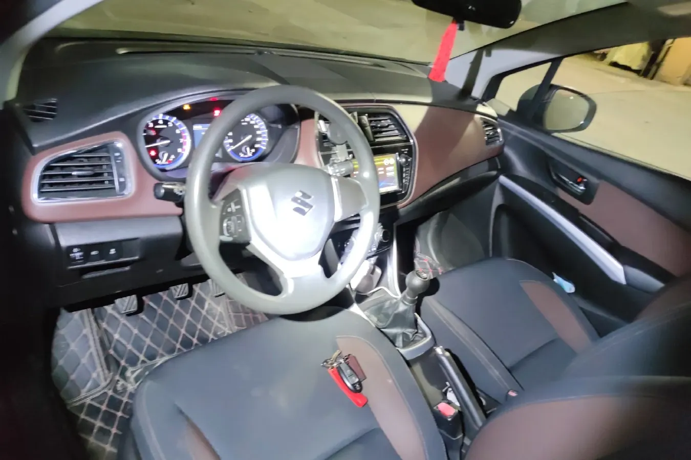 2017 Suzuki SX4 S-Cross 1.6L 122HP L4 5MT,autocango,china used car exporter,china ev exporter,chinese used car exporter,chinese used ev exporter