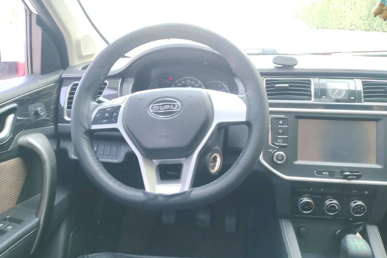 2017 BiSu M3 1.5L 114HP L4 5MT,autocango,china used car exporter,china ev exporter,chinese used car exporter,chinese used ev exporter