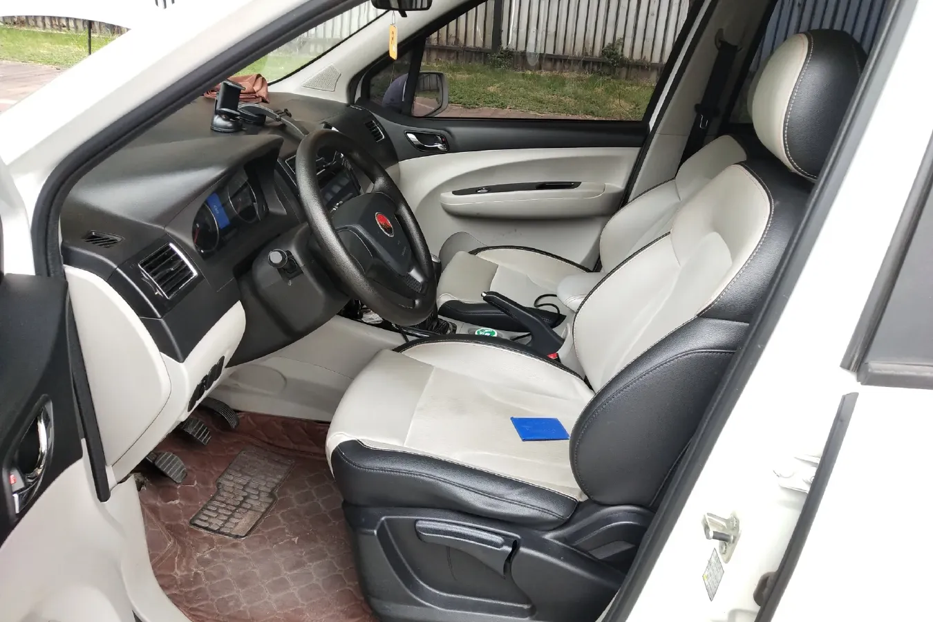 2016 DongFeng Forthing Joyear X3 1.5L 120HP L4 5MT,autocango,china used car exporter,china ev exporter,chinese used car exporter,chinese used ev exporter