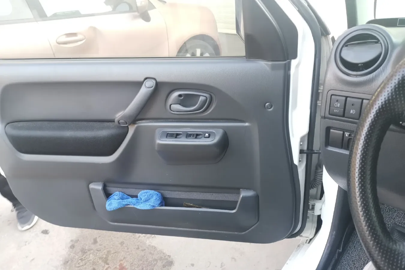 2015 Suzuki Jimny 1.3L 85HP L4 4AT,autocango,china used car exporter,china ev exporter,chinese used car exporter,chinese used ev exporter