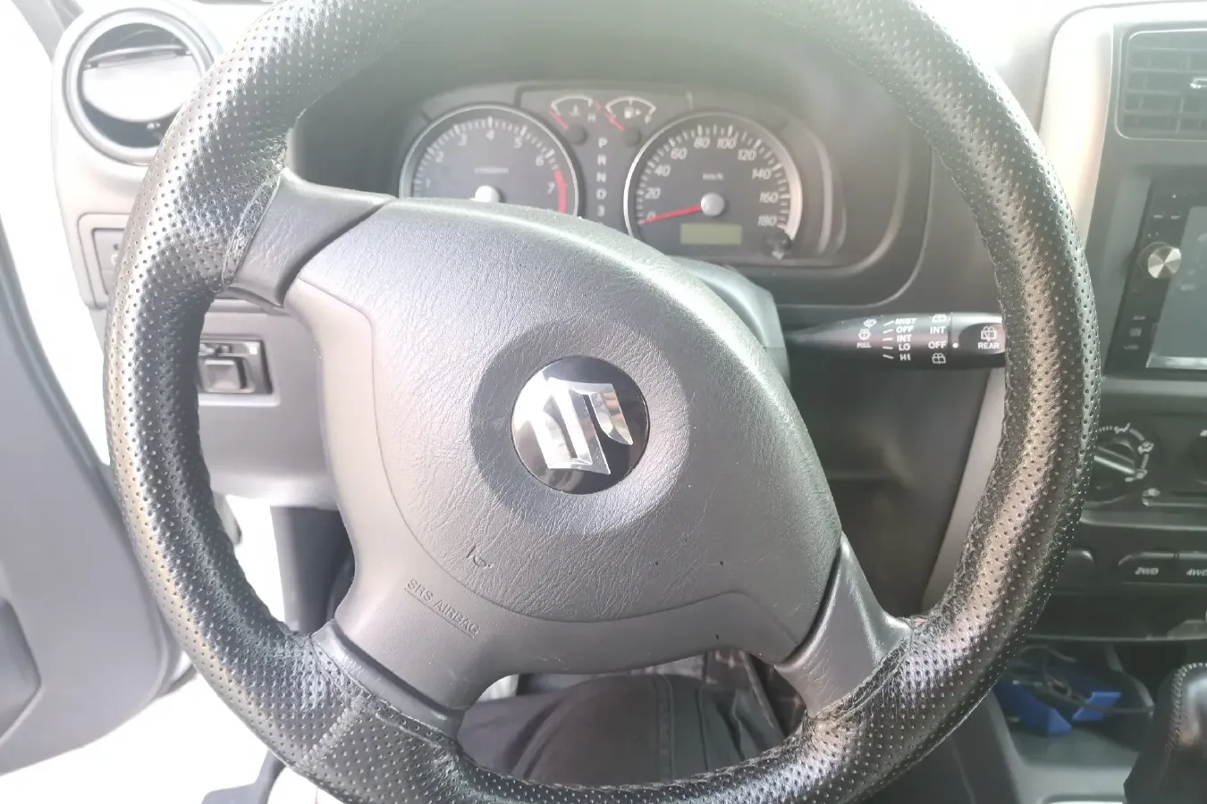 2015 Suzuki Jimny 1.3L 85HP L4 4AT,autocango,china used car exporter,china ev exporter,chinese used car exporter,chinese used ev exporter