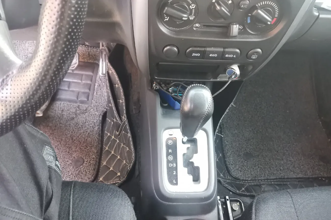 2015 Suzuki Jimny 1.3L 85HP L4 4AT,autocango,china used car exporter,china ev exporter,chinese used car exporter,chinese used ev exporter