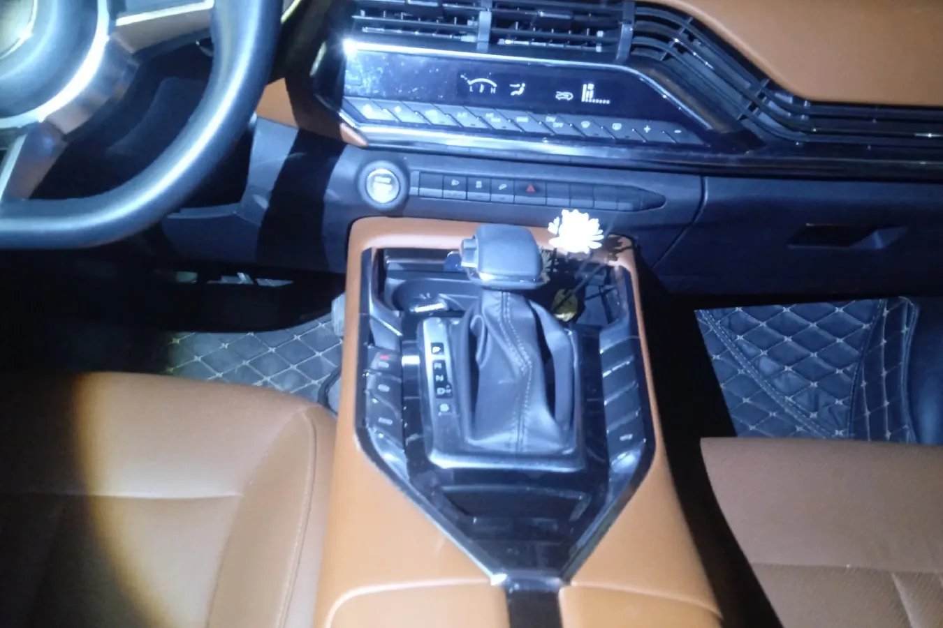 2018 Zotye T500 1.5T 156HP L4 6AT,autocango,china used car exporter,china ev exporter,chinese used car exporter,chinese used ev exporter