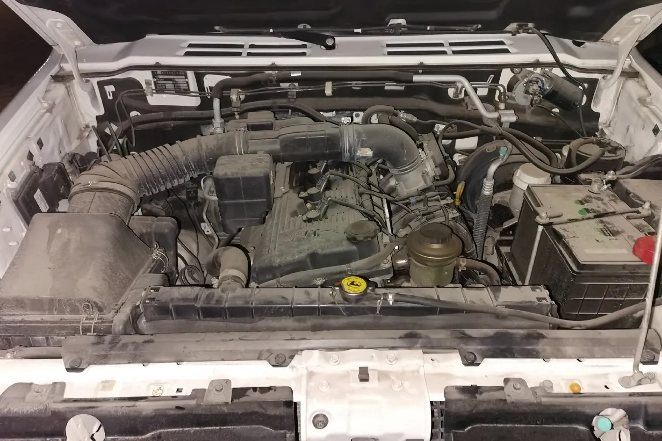 2015 Leopaard Q6 2.4L 147HP L4 5MT,autocango,china used car exporter,china ev exporter,chinese used car exporter,chinese used ev exporter