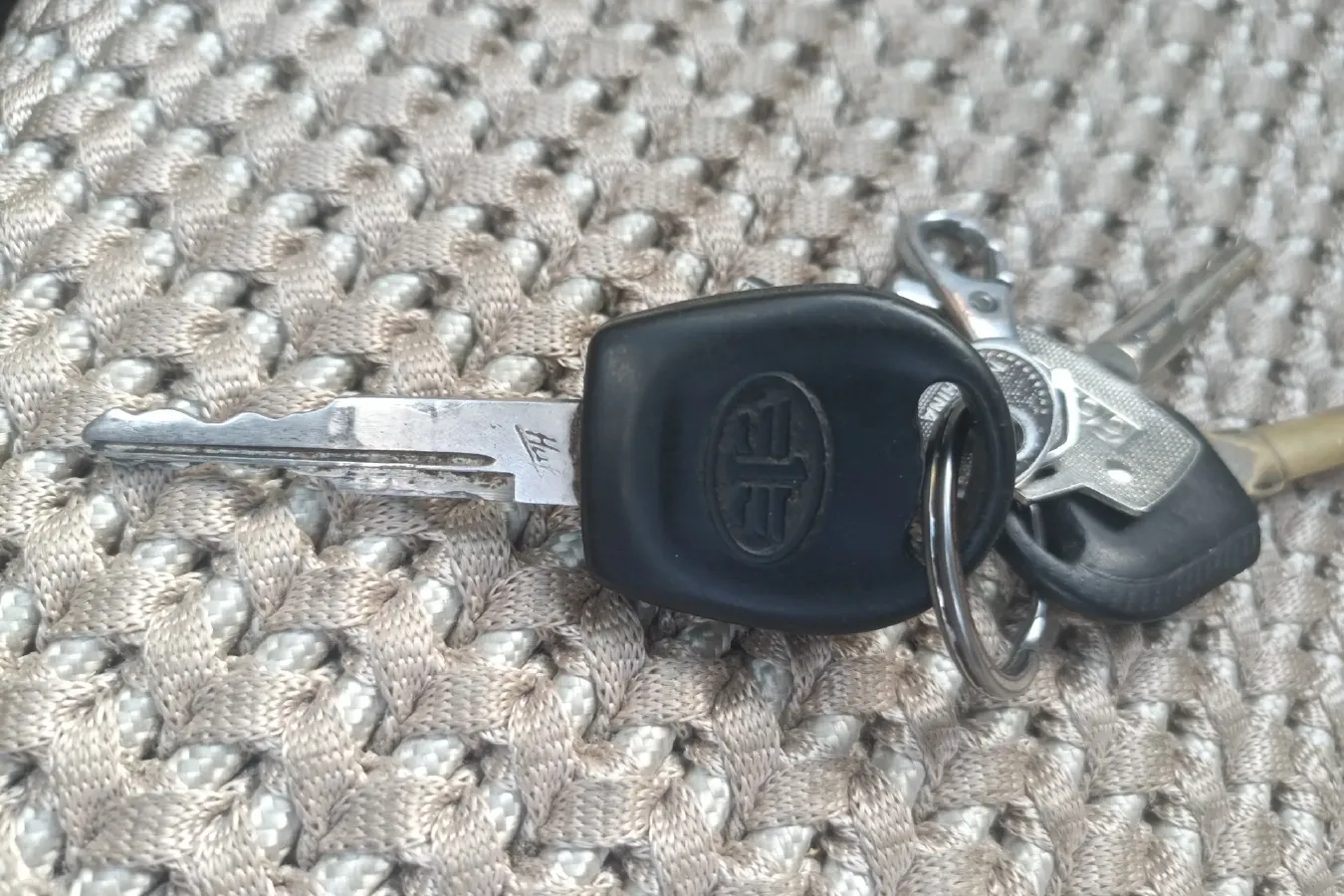 2009 FAW Senia M80 1.3L 91HP L4 5MT,autocango,china used car exporter,china ev exporter,chinese used car exporter,chinese used ev exporter