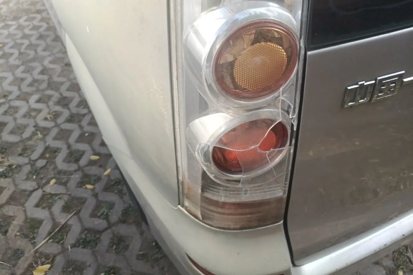 2009 FAW Senia M80 1.3L 91HP L4 5MT,autocango,china used car exporter,china ev exporter,chinese used car exporter,chinese used ev exporter