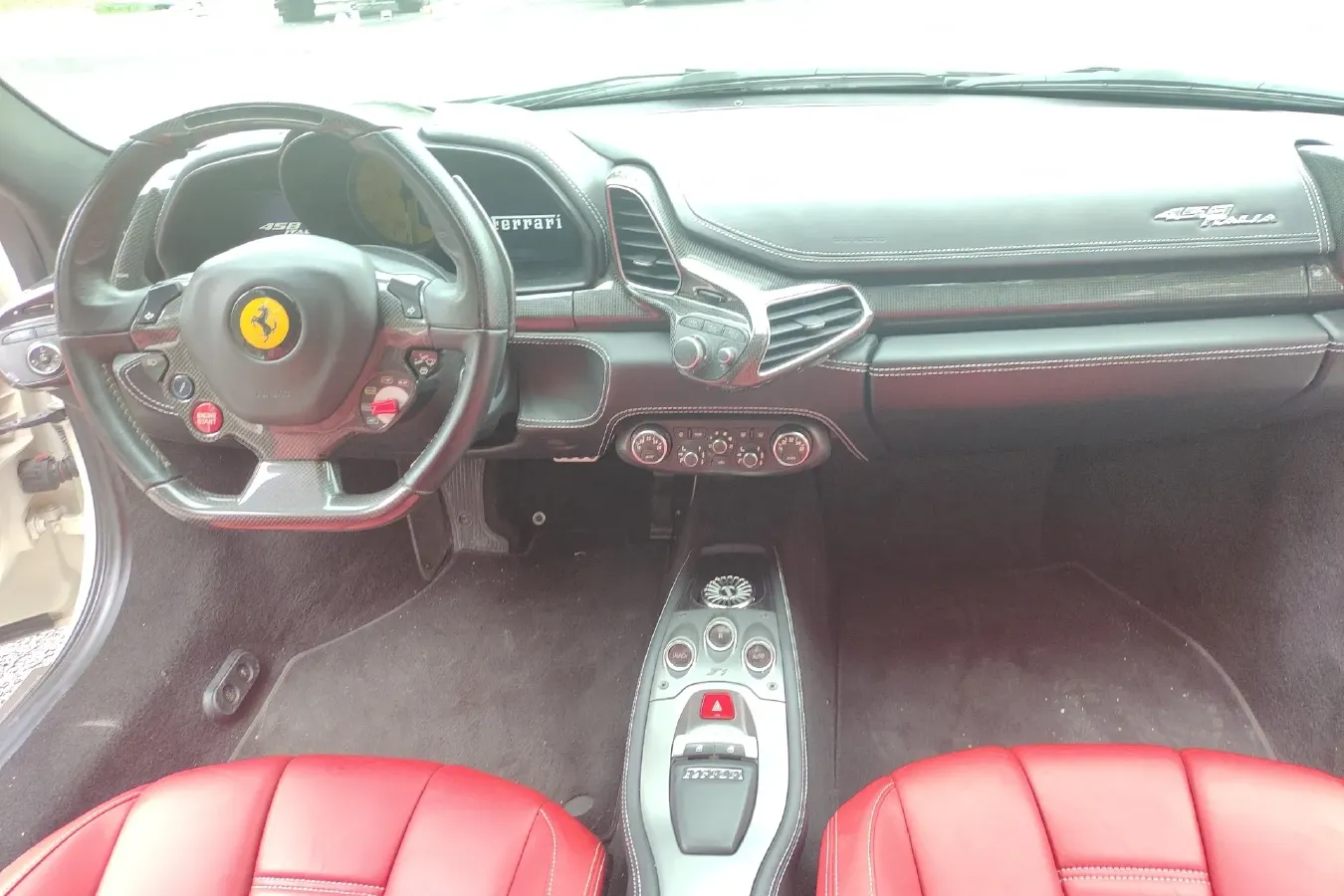 2011 Ferrari 458 4.5L 570HP V8 7DCT,autocango,china used car exporter,china ev exporter,chinese used car exporter,chinese used ev exporter