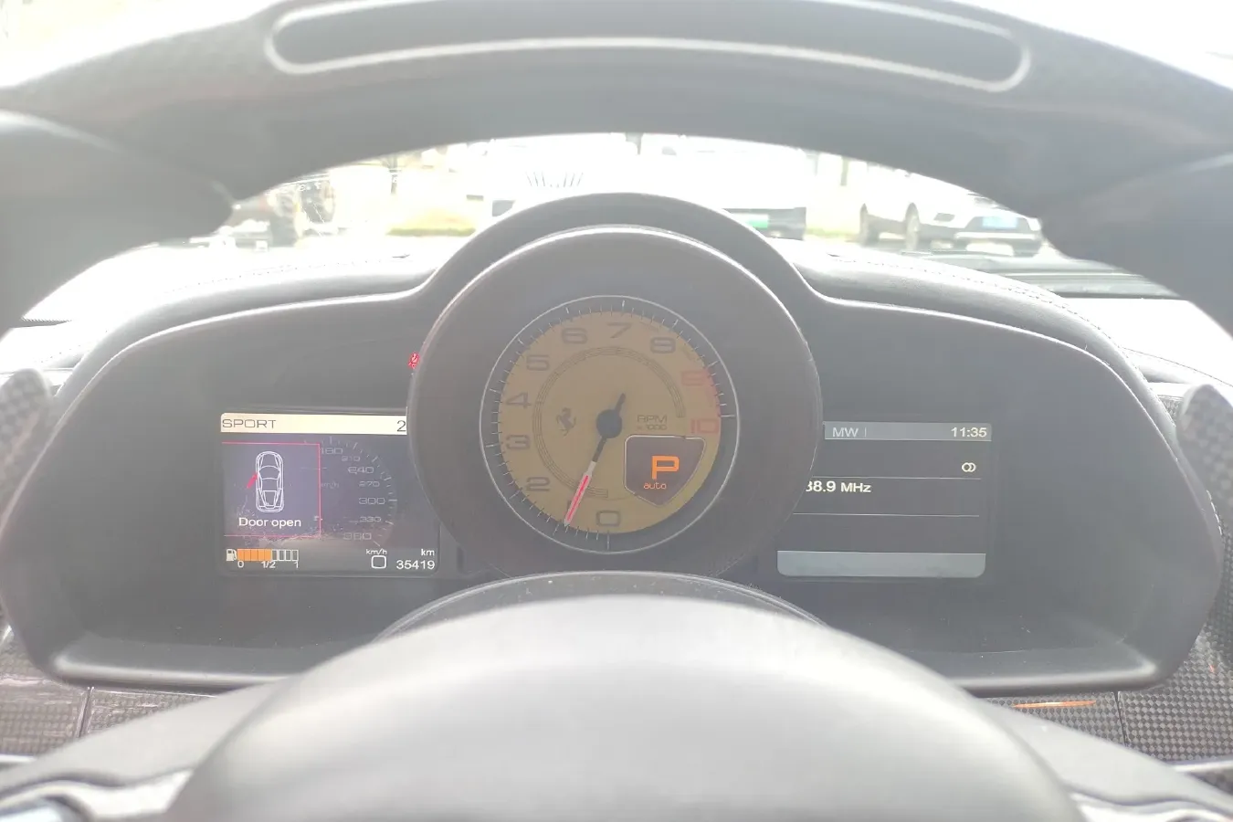 2011 Ferrari 458 4.5L 570HP V8 7DCT,autocango,china used car exporter,china ev exporter,chinese used car exporter,chinese used ev exporter