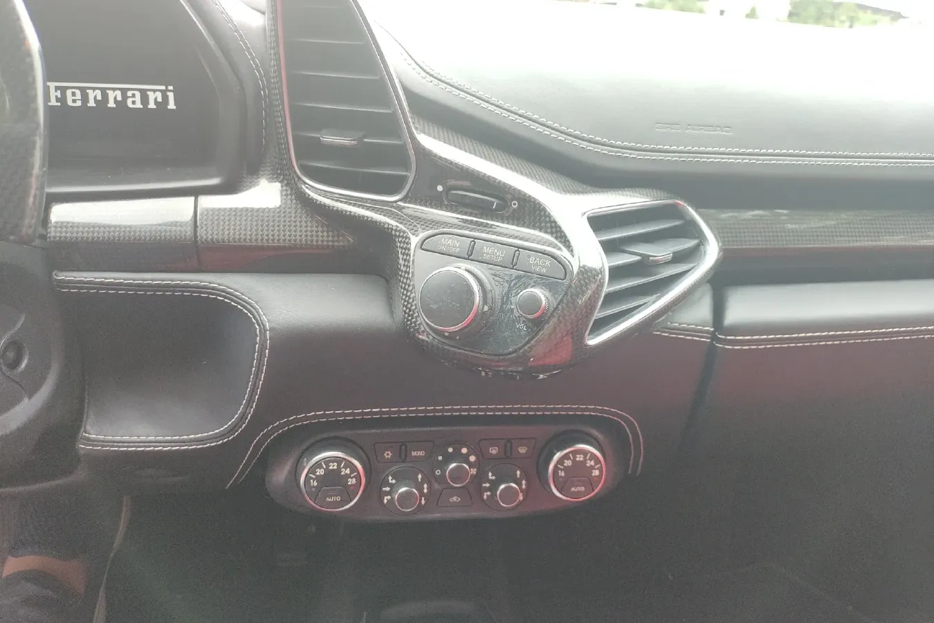 2011 Ferrari 458 4.5L 570HP V8 7DCT,autocango,china used car exporter,china ev exporter,chinese used car exporter,chinese used ev exporter