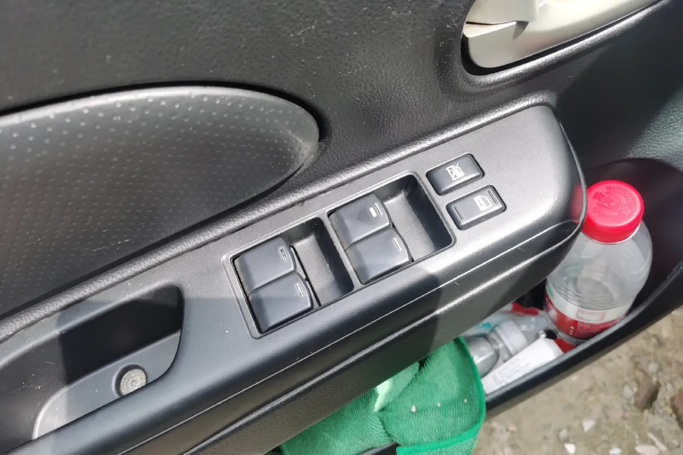 2013 Venucia R50 1.6L 117HP L4 4AT,autocango,china used car exporter,china ev exporter,chinese used car exporter,chinese used ev exporter