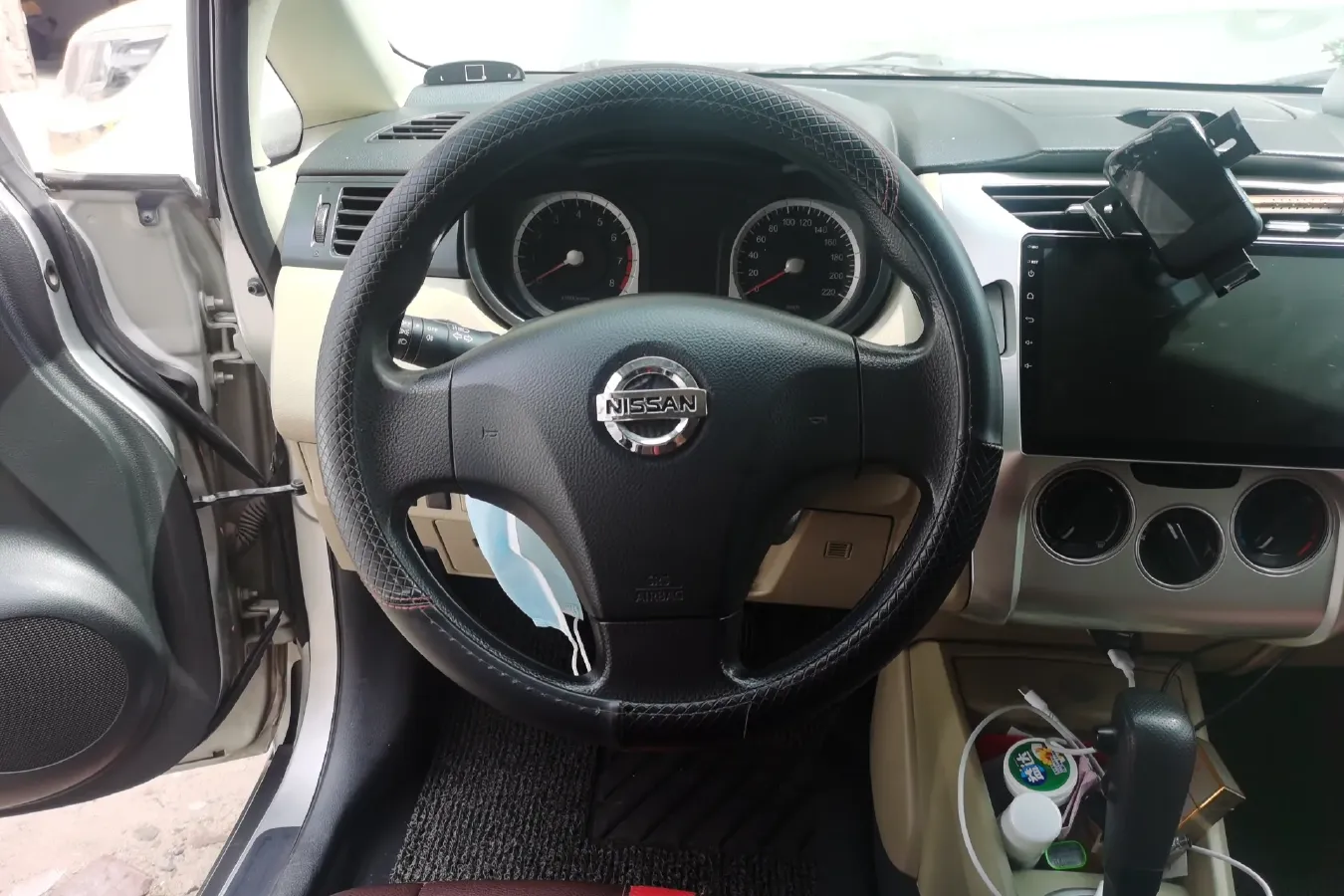 2013 Venucia R50 1.6L 117HP L4 4AT,autocango,china used car exporter,china ev exporter,chinese used car exporter,chinese used ev exporter