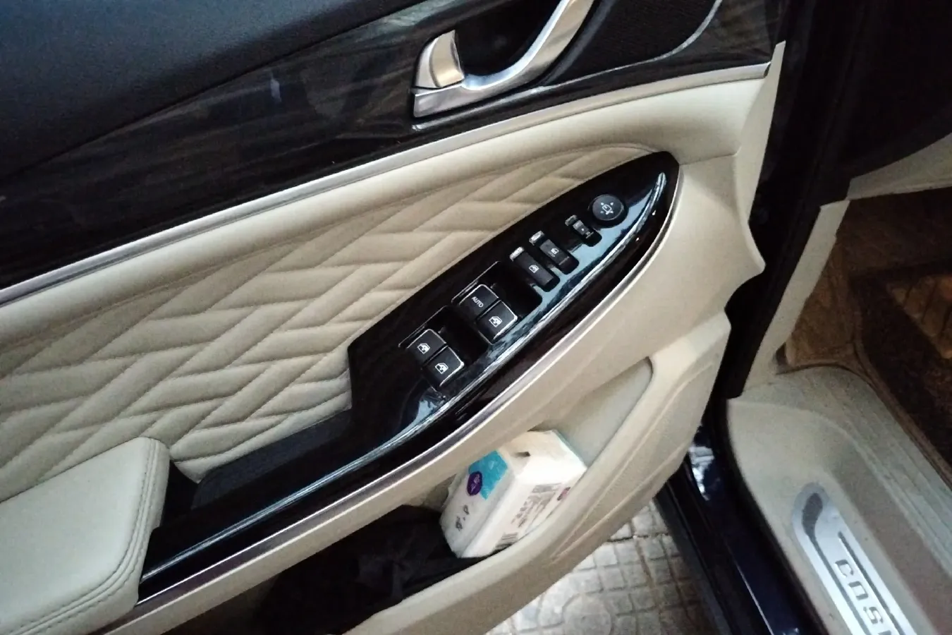 2019 ChangAn Oshan Cosmos 1.5T 178HP L4 7DCT,autocango,china used car exporter,china ev exporter,chinese used car exporter,chinese used ev exporter