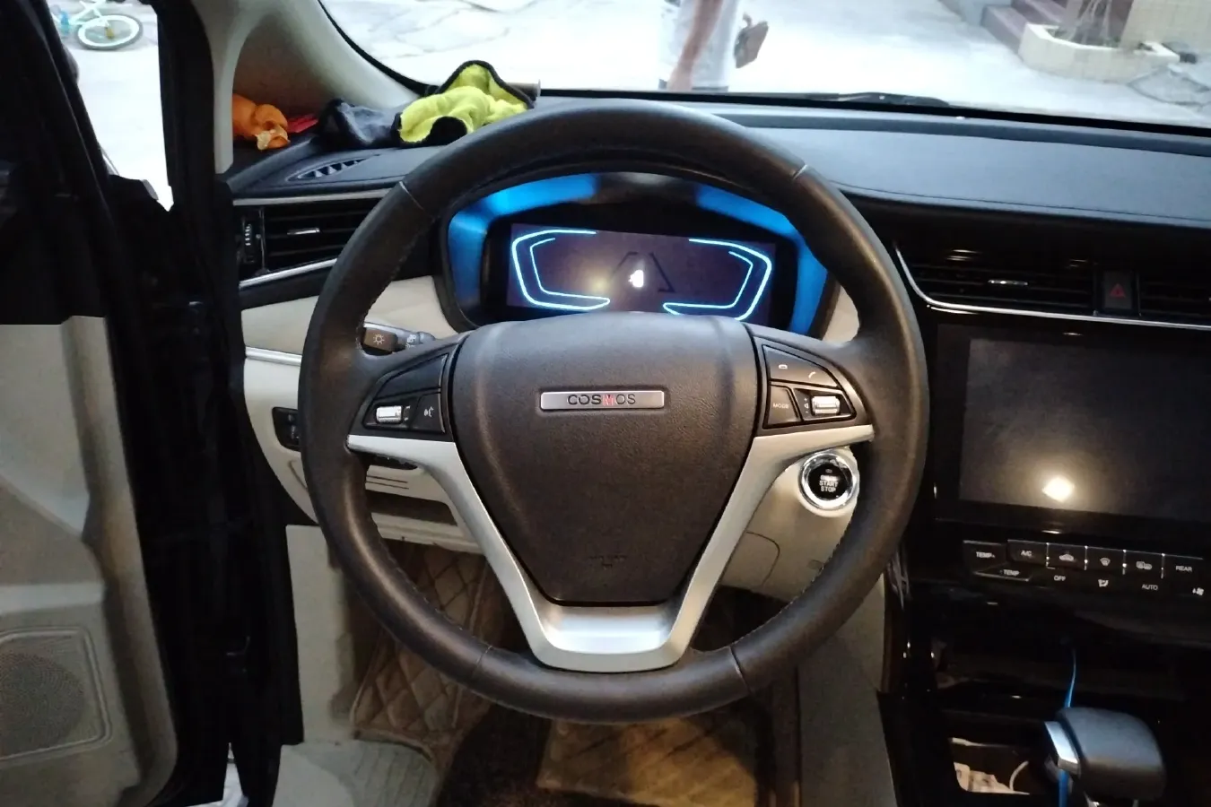 2019 ChangAn Oshan Cosmos 1.5T 178HP L4 7DCT,autocango,china used car exporter,china ev exporter,chinese used car exporter,chinese used ev exporter