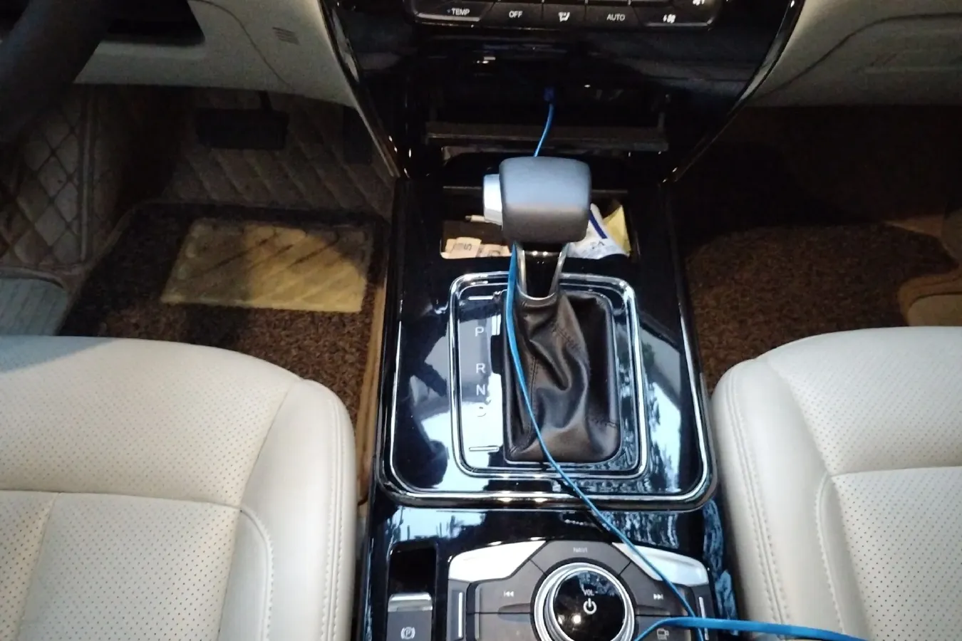 2019 ChangAn Oshan Cosmos 1.5T 178HP L4 7DCT,autocango,china used car exporter,china ev exporter,chinese used car exporter,chinese used ev exporter