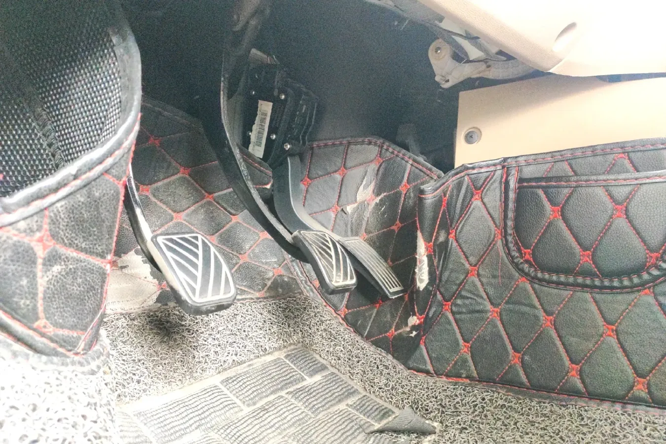 2015 BAIC WeiWang M30 1.5L 106HP L4 5MT,autocango,china used car exporter,china ev exporter,chinese used car exporter,chinese used ev exporter