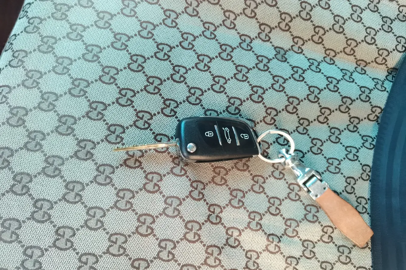 2013 Suzuki Wagon R X5 1.4L 97HP L4 5MT,autocango,china used car exporter,china ev exporter,chinese used car exporter,chinese used ev exporter