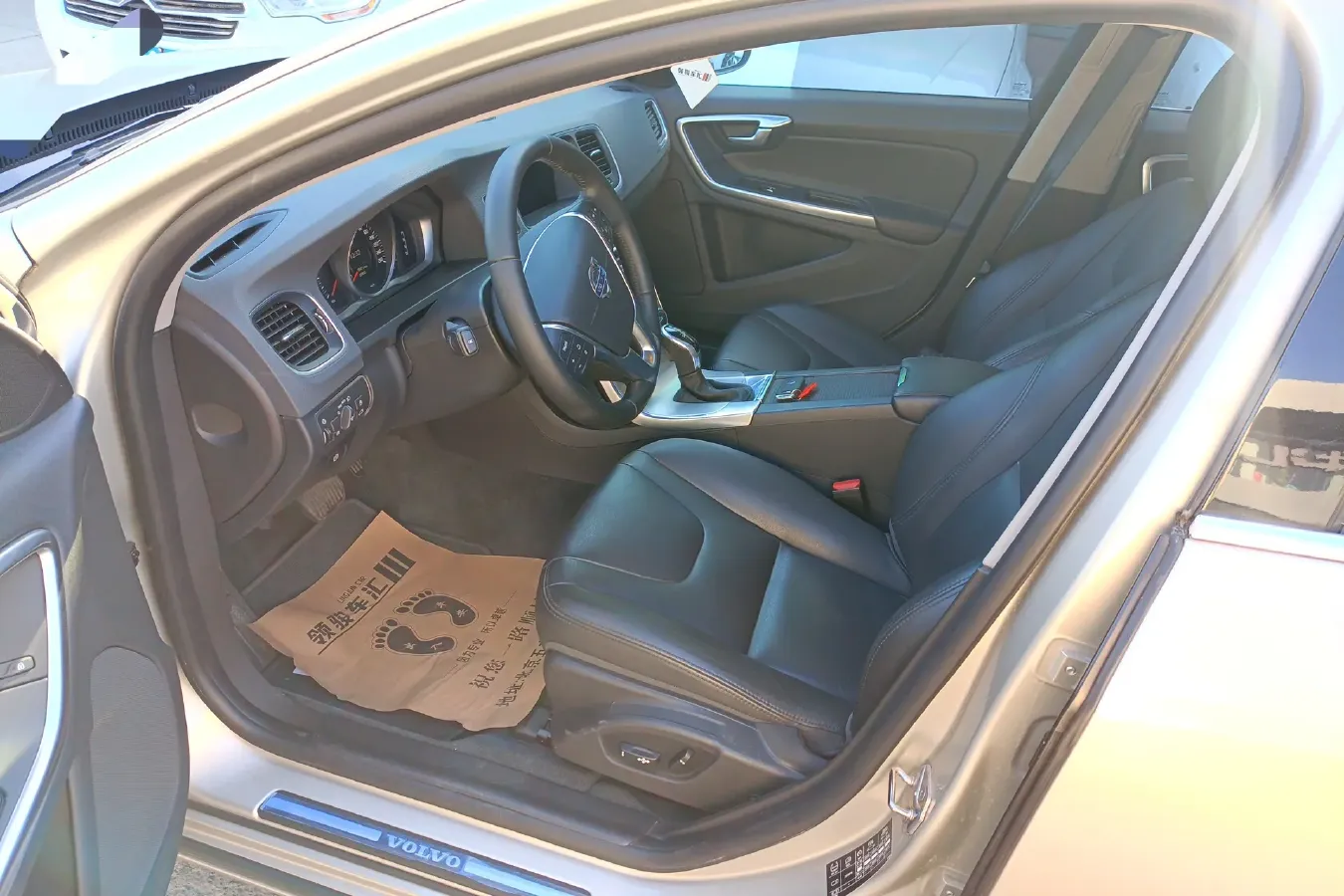 2018 Volvo S60 1.5T 152HP L4 6AT,autocango,china used car exporter,china ev exporter,chinese used car exporter,chinese used ev exporter