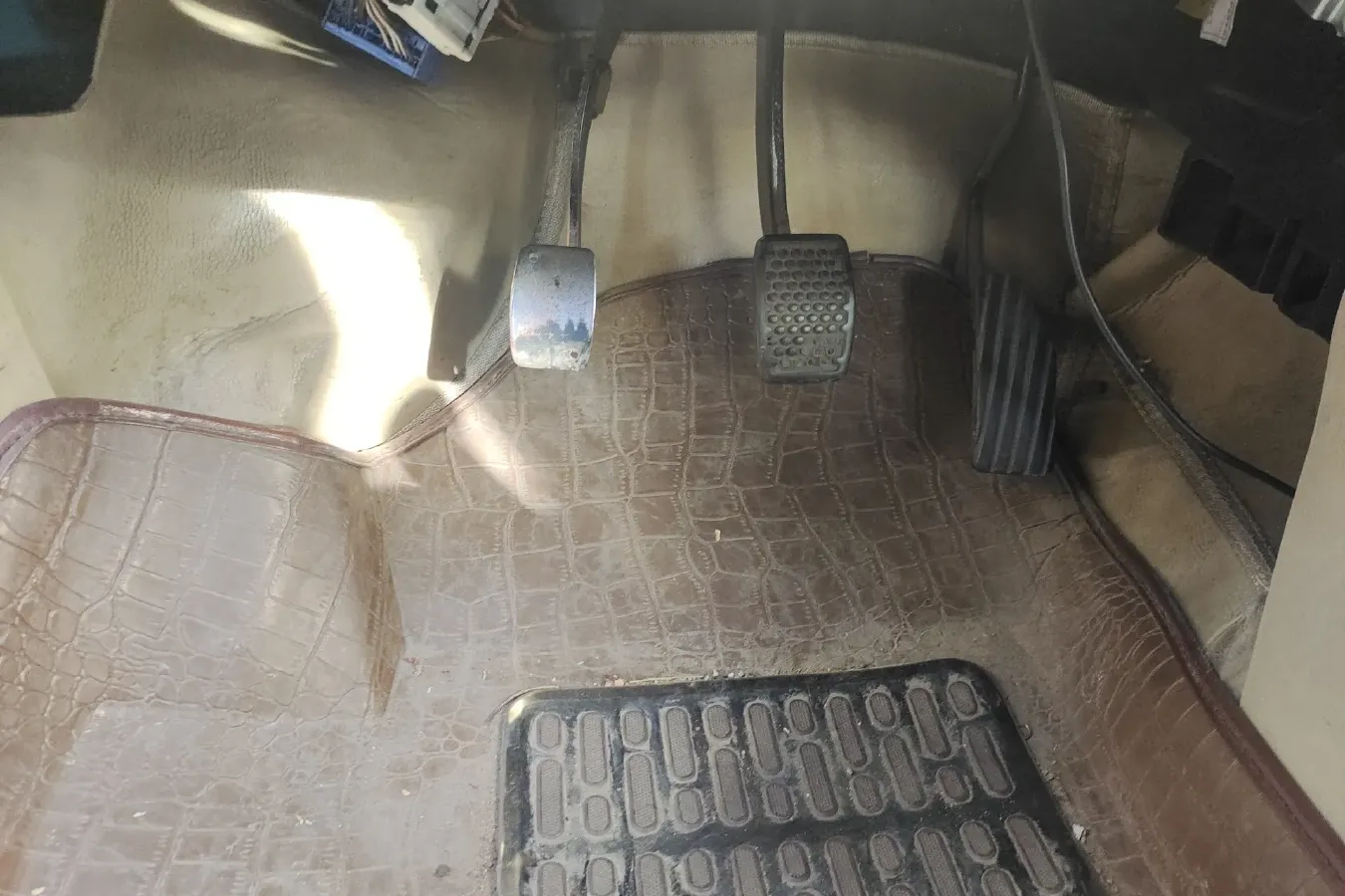 2009 BaoJun LeChi 1.2L 86HP L4 5MT,autocango,china used car exporter,china ev exporter,chinese used car exporter,chinese used ev exporter