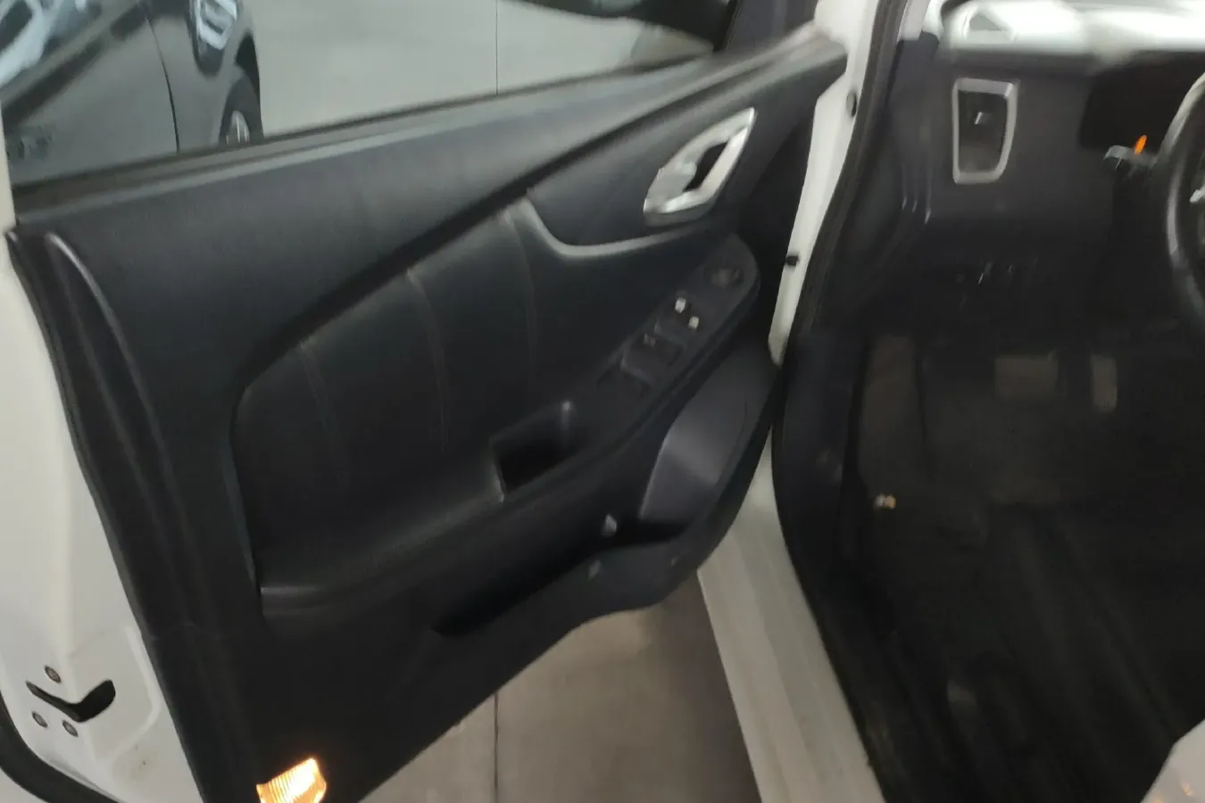 2013 Luxgen 5 1.8T 154HP L4 5AT,autocango,china used car exporter,china ev exporter,chinese used car exporter,chinese used ev exporter