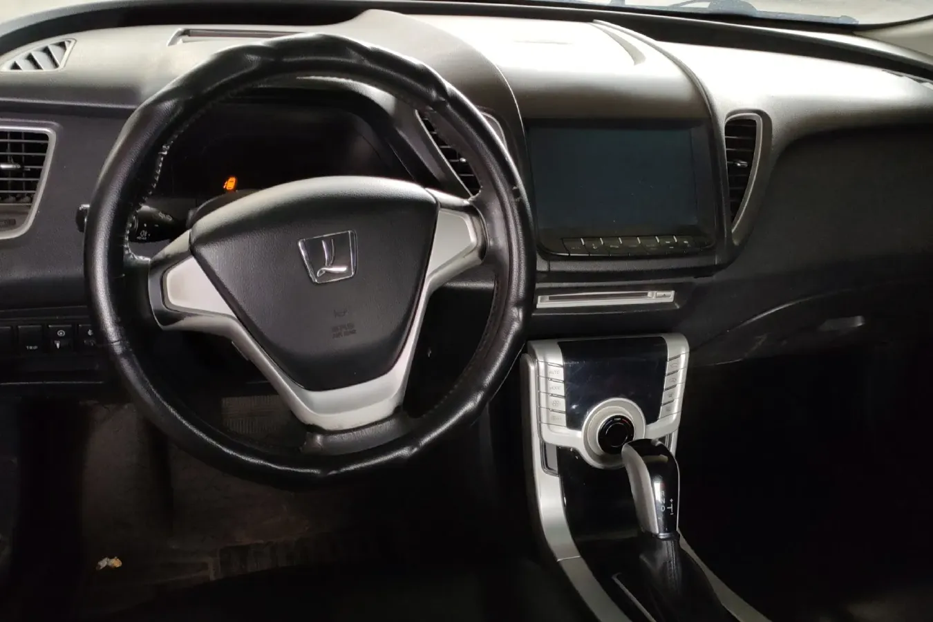 2013 Luxgen 5 1.8T 154HP L4 5AT,autocango,china used car exporter,china ev exporter,chinese used car exporter,chinese used ev exporter