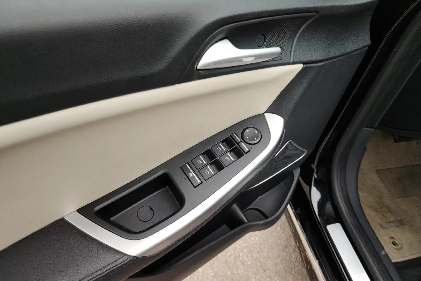 2016 Roewe e550 1.5L 109HP L4 2AT PHEV 12KWH,autocango,china used car exporter,china ev exporter,chinese used car exporter,chinese used ev exporter