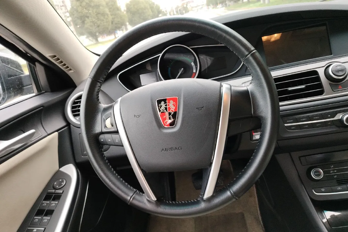 2016 Roewe e550 1.5L 109HP L4 2AT PHEV 12KWH,autocango,china used car exporter,china ev exporter,chinese used car exporter,chinese used ev exporter