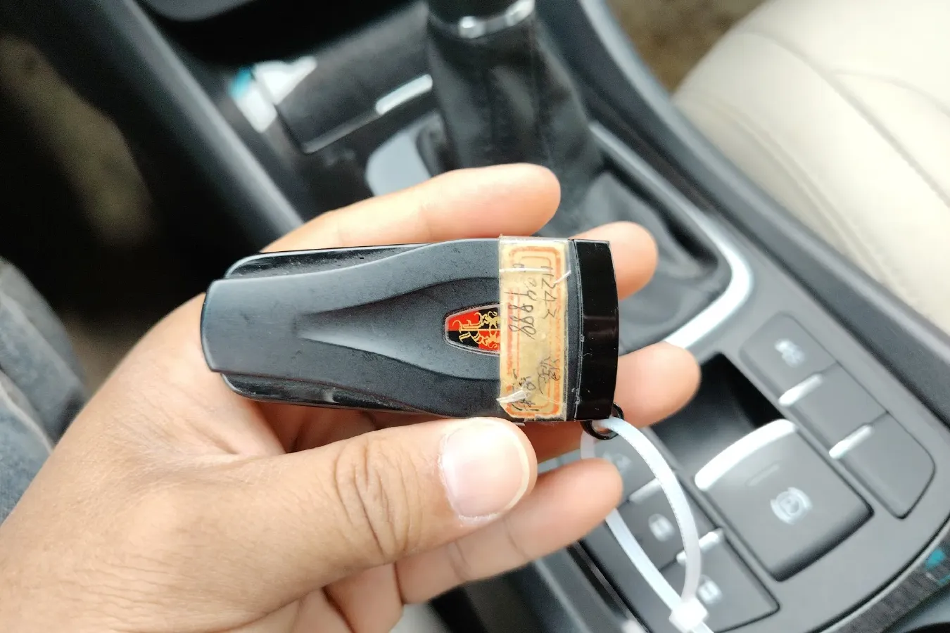 2016 Roewe e550 1.5L 109HP L4 2AT PHEV 12KWH,autocango,china used car exporter,china ev exporter,chinese used car exporter,chinese used ev exporter