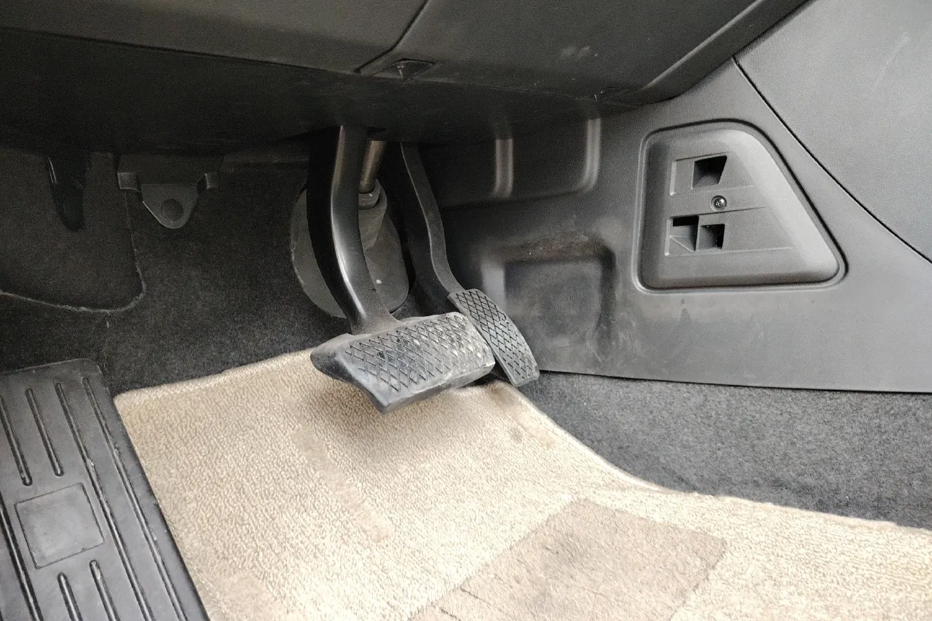 2016 Roewe e550 1.5L 109HP L4 2AT PHEV 12KWH,autocango,china used car exporter,china ev exporter,chinese used car exporter,chinese used ev exporter