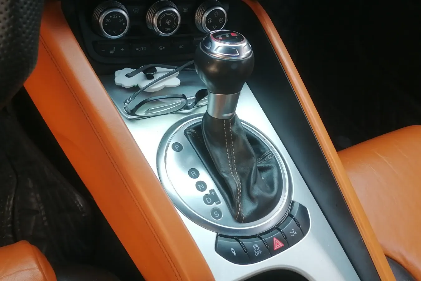 2011 Audi TTS 2.0T 272HP L4 6DCT,autocango,china used car exporter,china ev exporter,chinese used car exporter,chinese used ev exporter