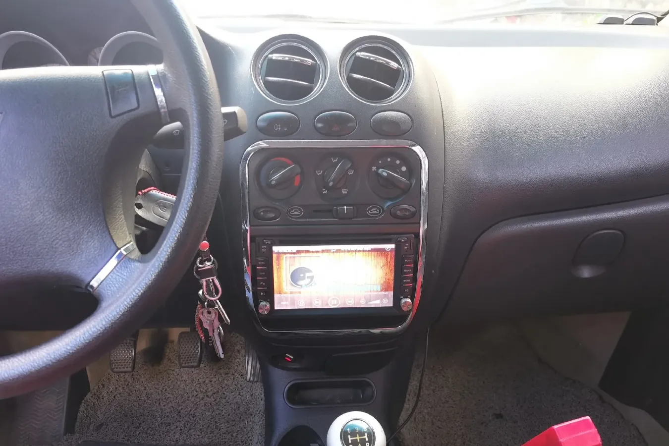 2012 BaoJun LeChi 1.2L 86HP L4 5MT,autocango,china used car exporter,china ev exporter,chinese used car exporter,chinese used ev exporter