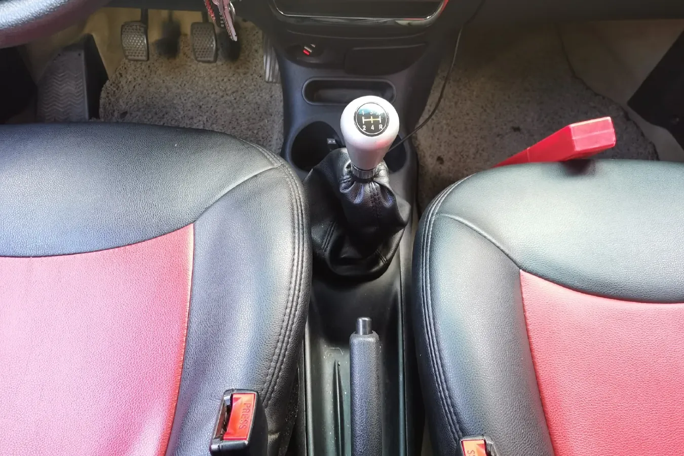 2012 BaoJun LeChi 1.2L 86HP L4 5MT,autocango,china used car exporter,china ev exporter,chinese used car exporter,chinese used ev exporter