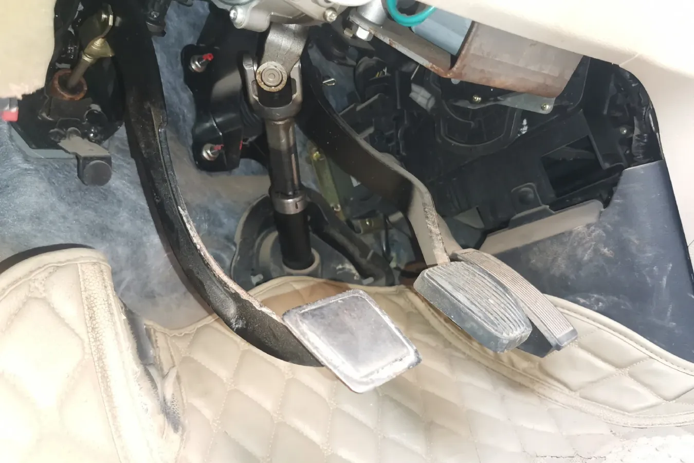 2015 HaiMa S7 2.0L 150HP L4 5MT,autocango,china used car exporter,china ev exporter,chinese used car exporter,chinese used ev exporter