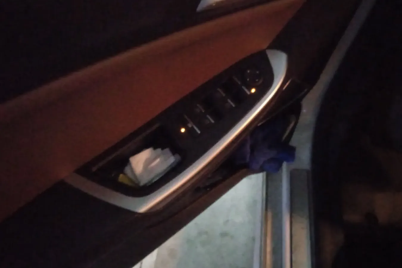 2016 Roewe e550 1.5L 109HP L4 2AT PHEV 12KWH,autocango,china used car exporter,china ev exporter,chinese used car exporter,chinese used ev exporter