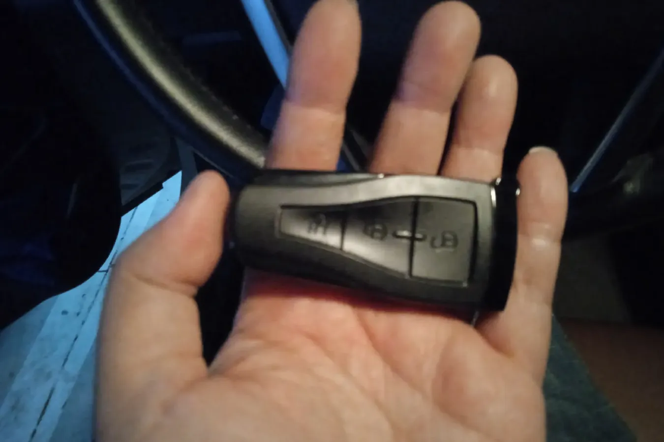 2016 Roewe e550 1.5L 109HP L4 2AT PHEV 12KWH,autocango,china used car exporter,china ev exporter,chinese used car exporter,chinese used ev exporter