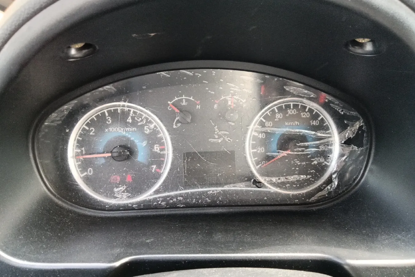 2014 DongFeng Fengon Fengon 330 1.5L 109HP L4 5MT,autocango,china used car exporter,china ev exporter,chinese used car exporter,chinese used ev exporter