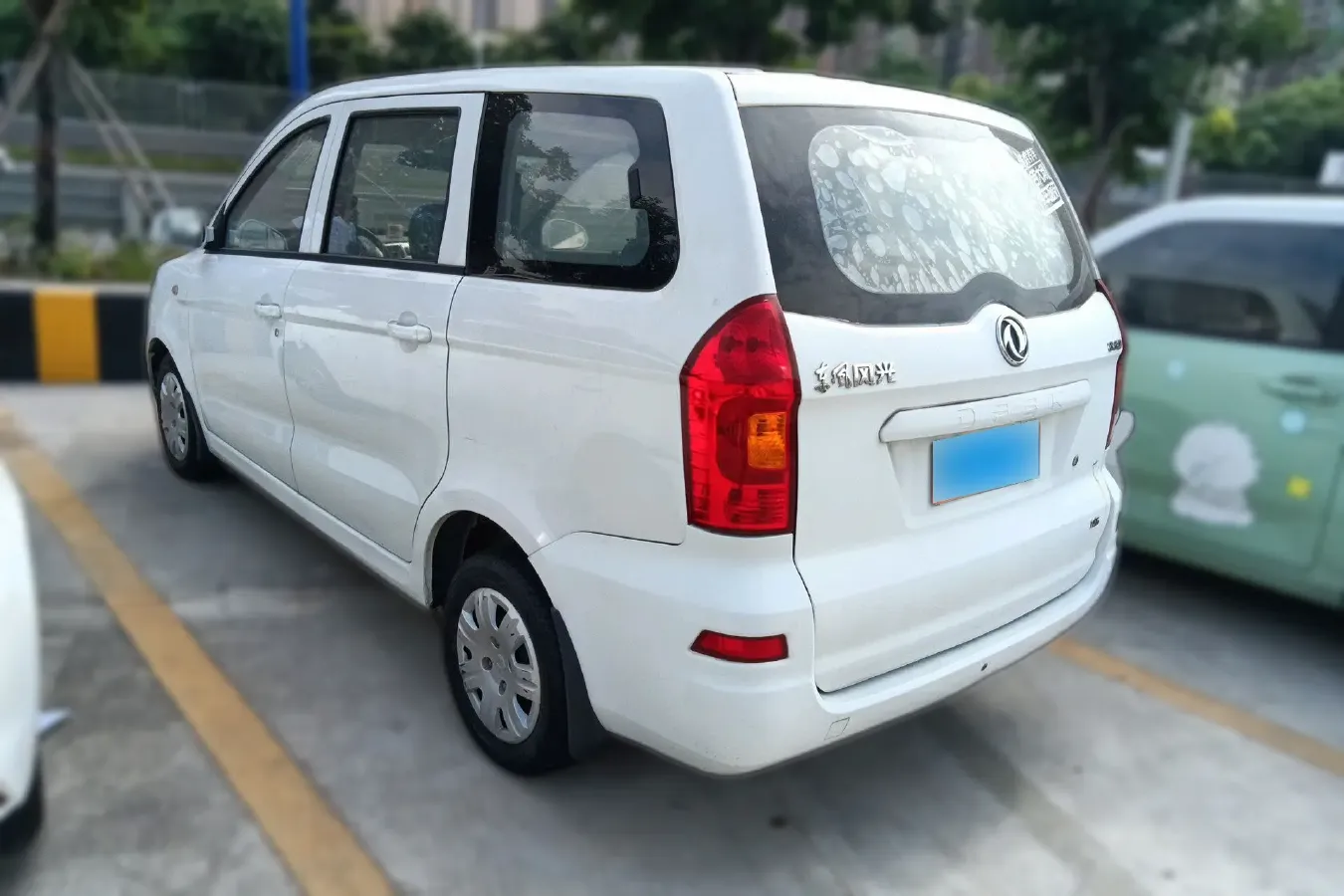2014 DongFeng Fengon Fengon 330 1.5L 109HP L4 5MT,autocango,china used car exporter,china ev exporter,chinese used car exporter,chinese used ev exporter