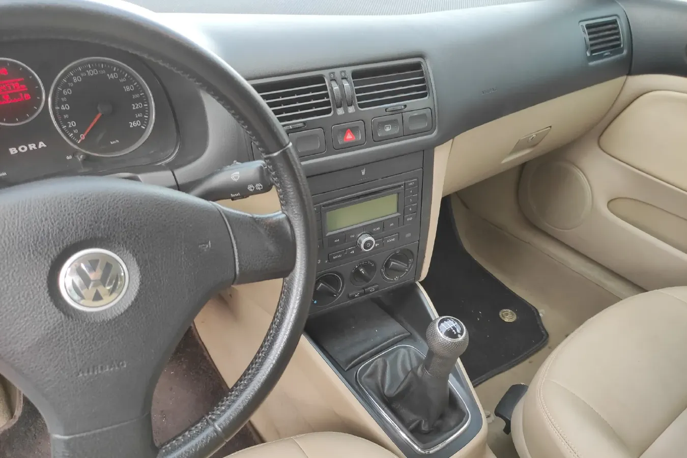 2006 Volkswagen Bora Classic 1.6L 100HP L4 5MT,autocango,china used car exporter,china ev exporter,chinese used car exporter,chinese used ev exporter