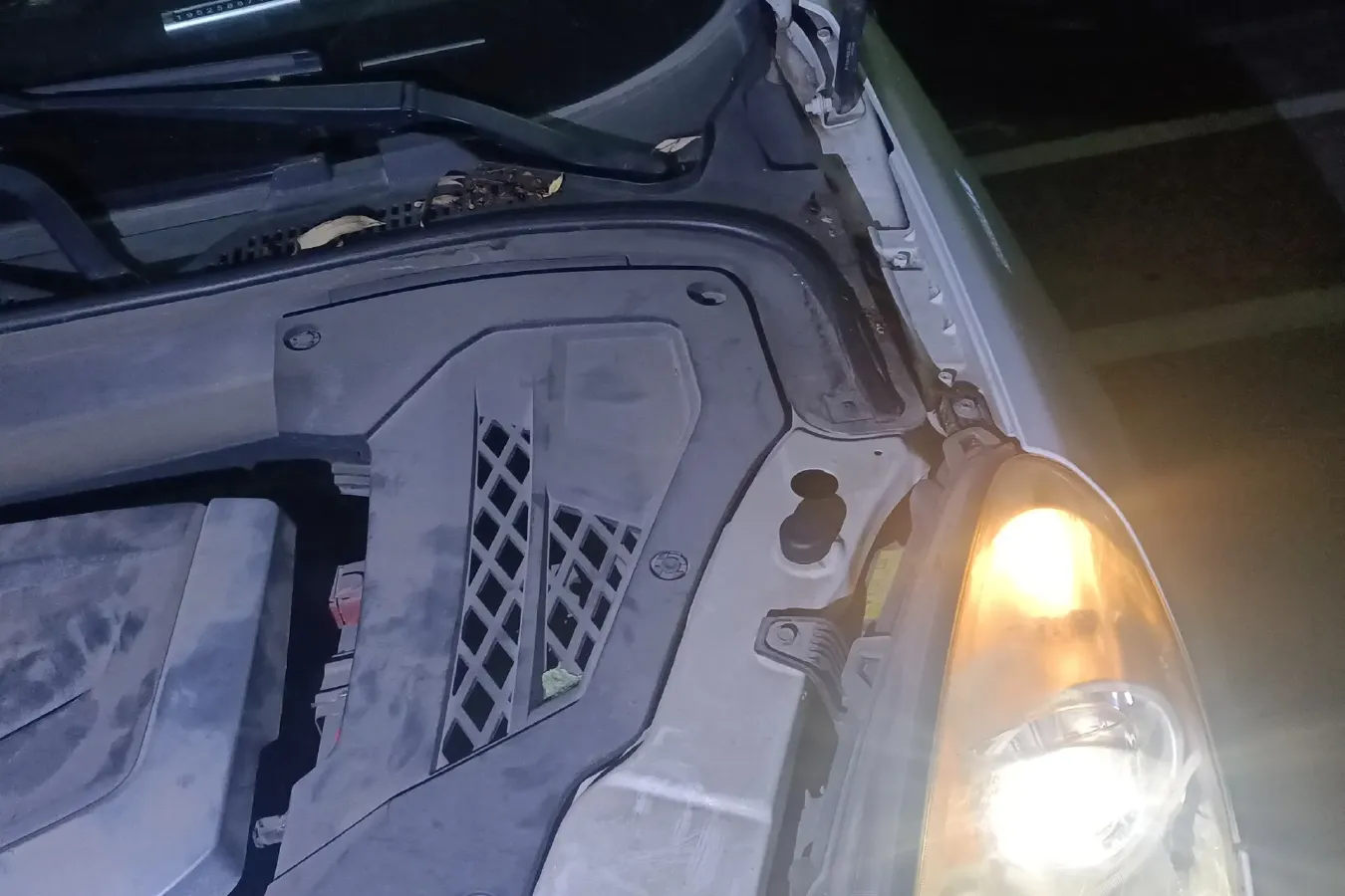 2011 Luxgen Grand7 SUV 2.2T 178HP L4 5AT,autocango,china used car exporter,china ev exporter,chinese used car exporter,chinese used ev exporter