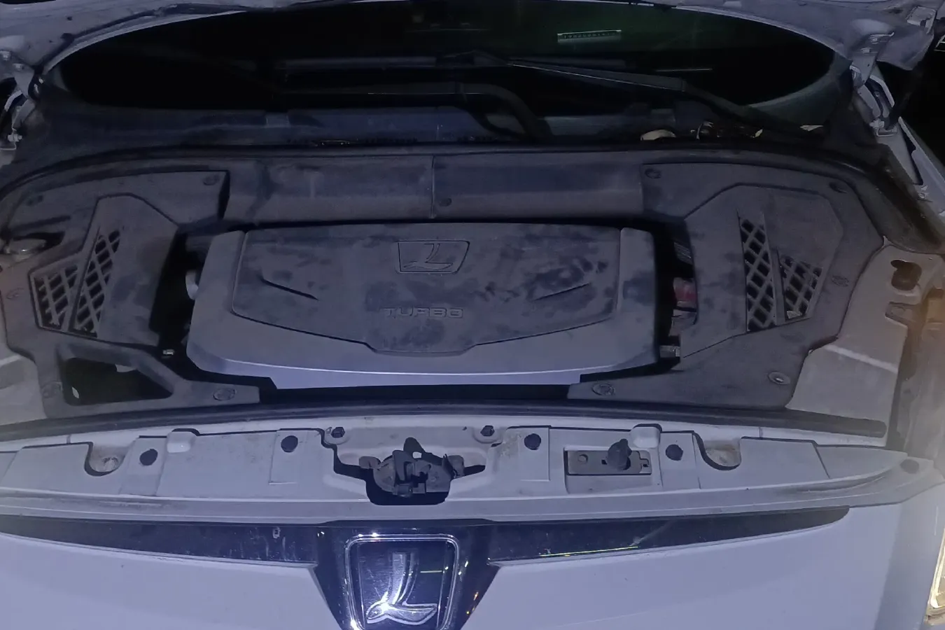 2011 Luxgen Grand7 SUV 2.2T 178HP L4 5AT,autocango,china used car exporter,china ev exporter,chinese used car exporter,chinese used ev exporter