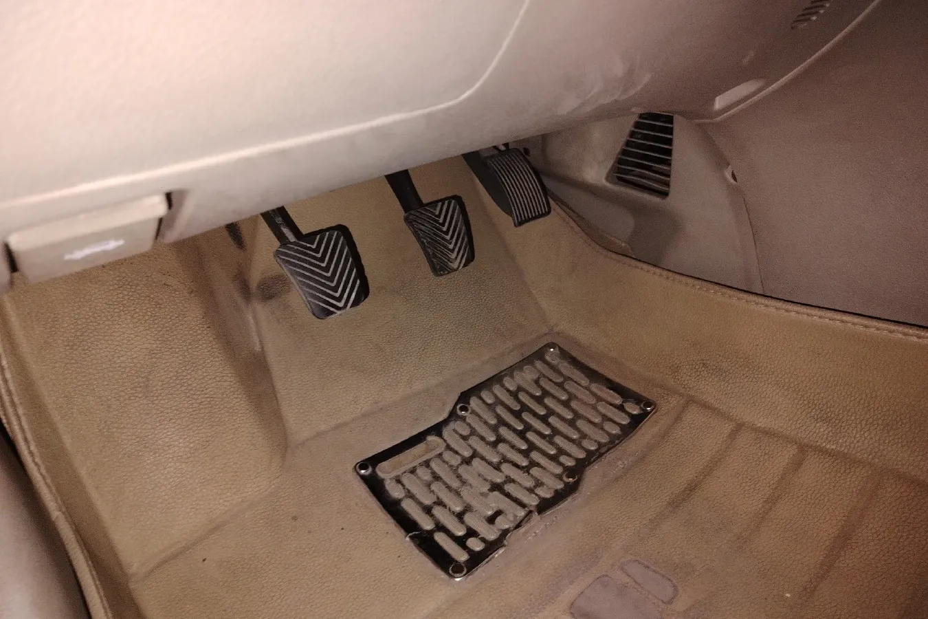 2011 JAC HeYue 1.5L 113HP L4 5MT,autocango,china used car exporter,china ev exporter,chinese used car exporter,chinese used ev exporter